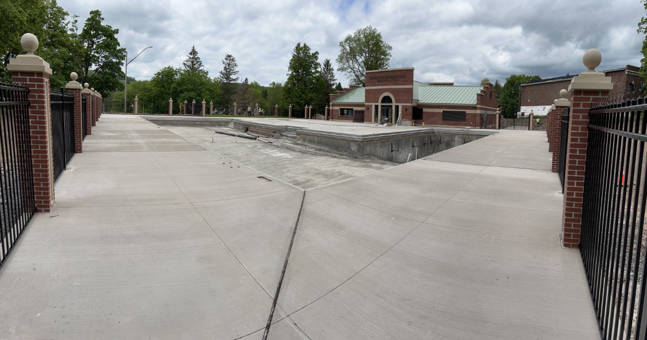 Pool Pano  5-25-2022.jpg